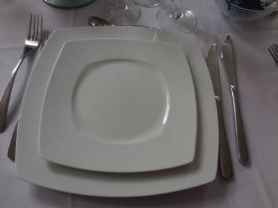 Assiette carrée porcelaine blanche D25 cm (Grande)- Location Vaisselle pas  cher - Artnuptial